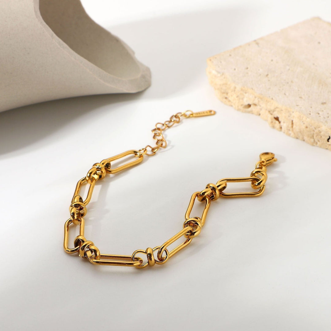 Marisa - HYVE