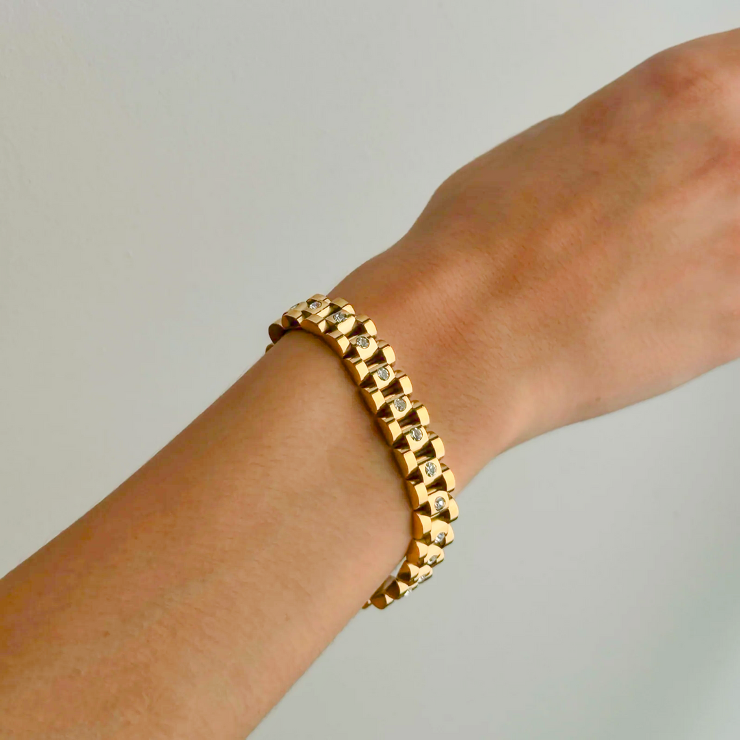 Amirae - HYVE